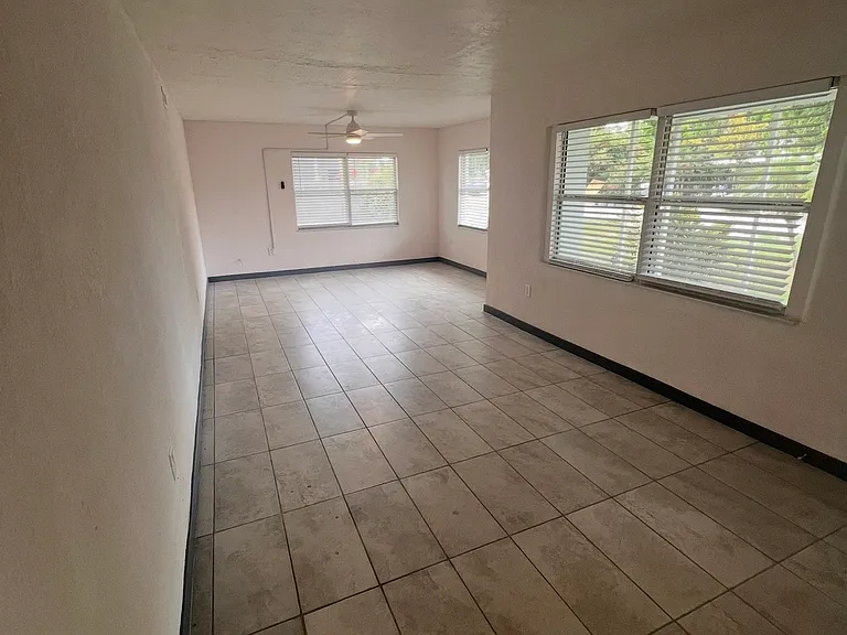 1501 54th Avenue Dr W — Photo 4