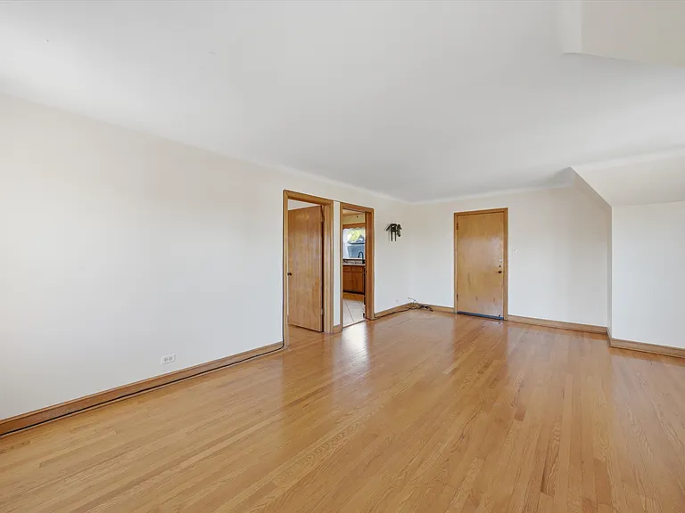 7058 S Fairfield Ave #2 — Photo 3