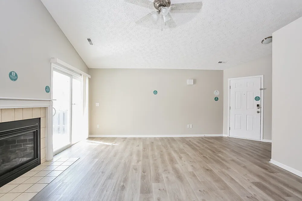 3 bed, 2.0 bath, 1193 sqft, $2,190 — Photo 4
