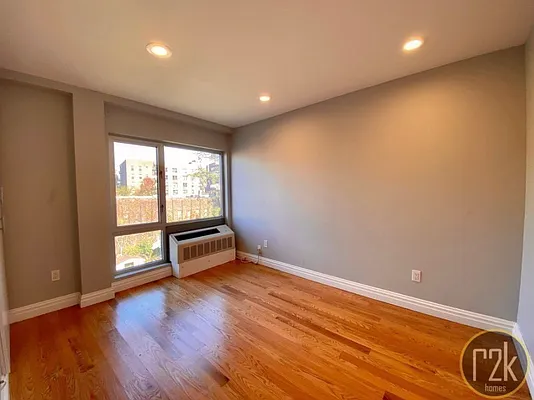 Rented by Realty 2000 Corp | media 33