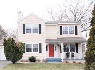 13 Chatham Dr, Norwalk, CT 06854