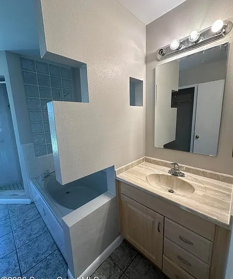 1100 Ipswich St NW — Photo 6