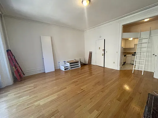 Rented by Crosstown Apartments NYC | media 9