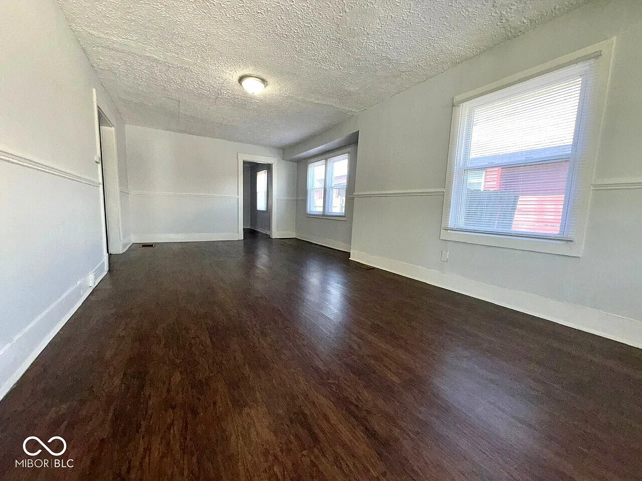 2 bed, 1.0 bath, 1162 sqft, $1,275 — Photo 2