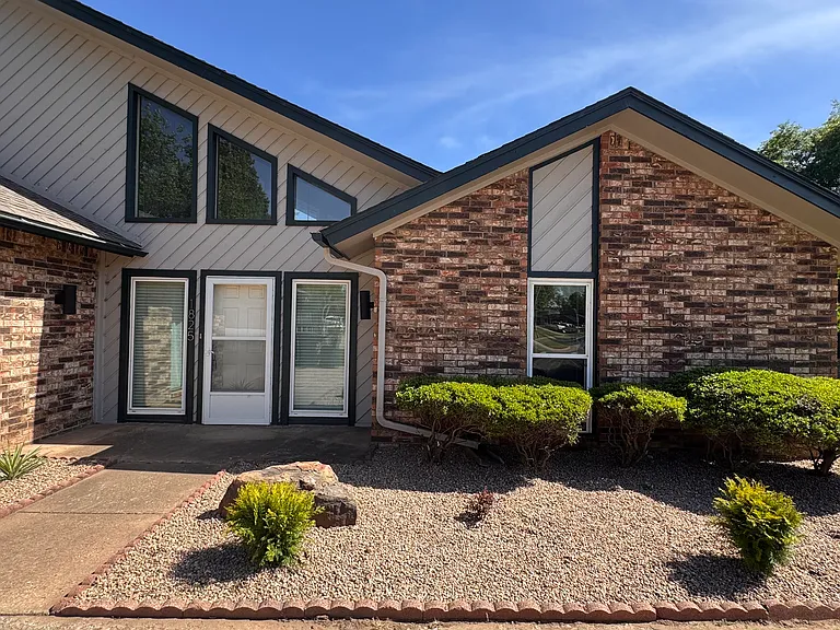 1825 Denim Ln — Photo 2