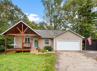 8 Maltese Ln, Weaverville, NC 28787