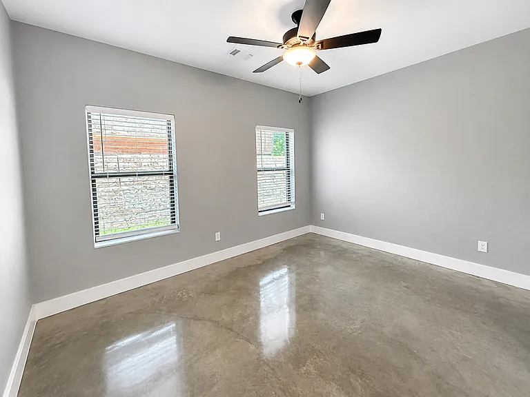 1213 Oak Dr — Photo 7