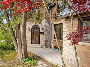 7027 N Belmont LANE, Fox Point, WI 53217
