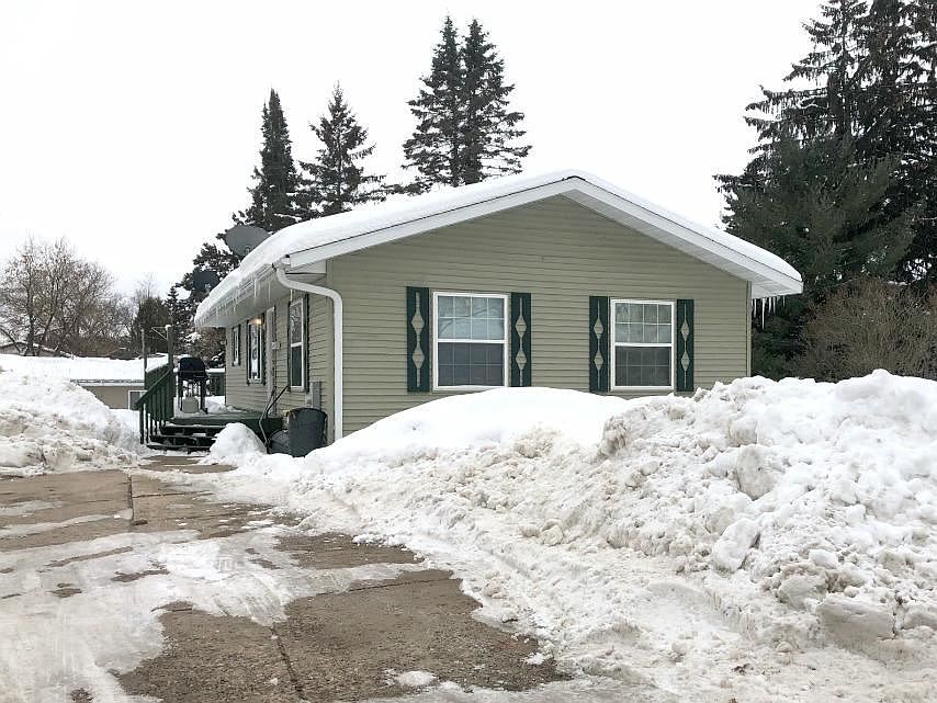 1st image of 520 Waverly St