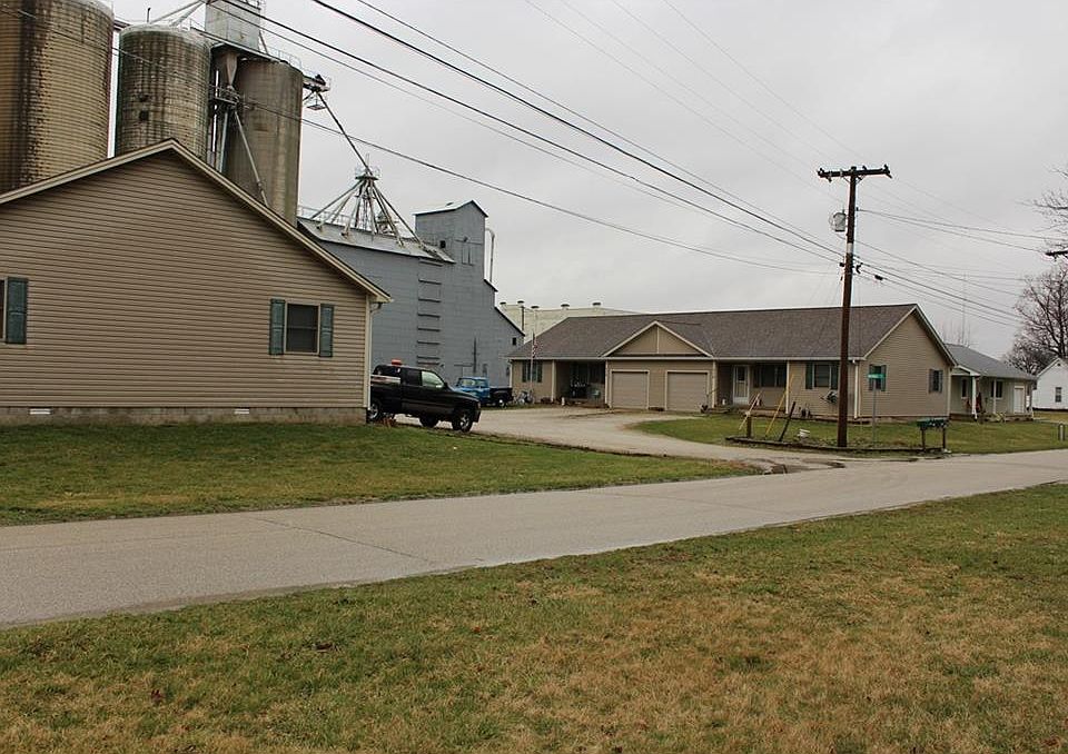 2nd image of 218-220 Merrill Ct