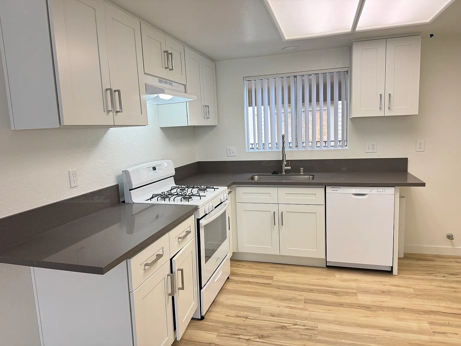 French Park Apartments — Photo 1