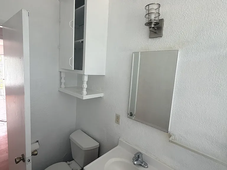 1007 N Mariposa St #C — Photo 6
