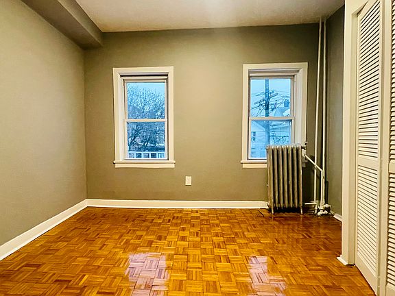 4th image of 134 N 7th Ave Floor 2