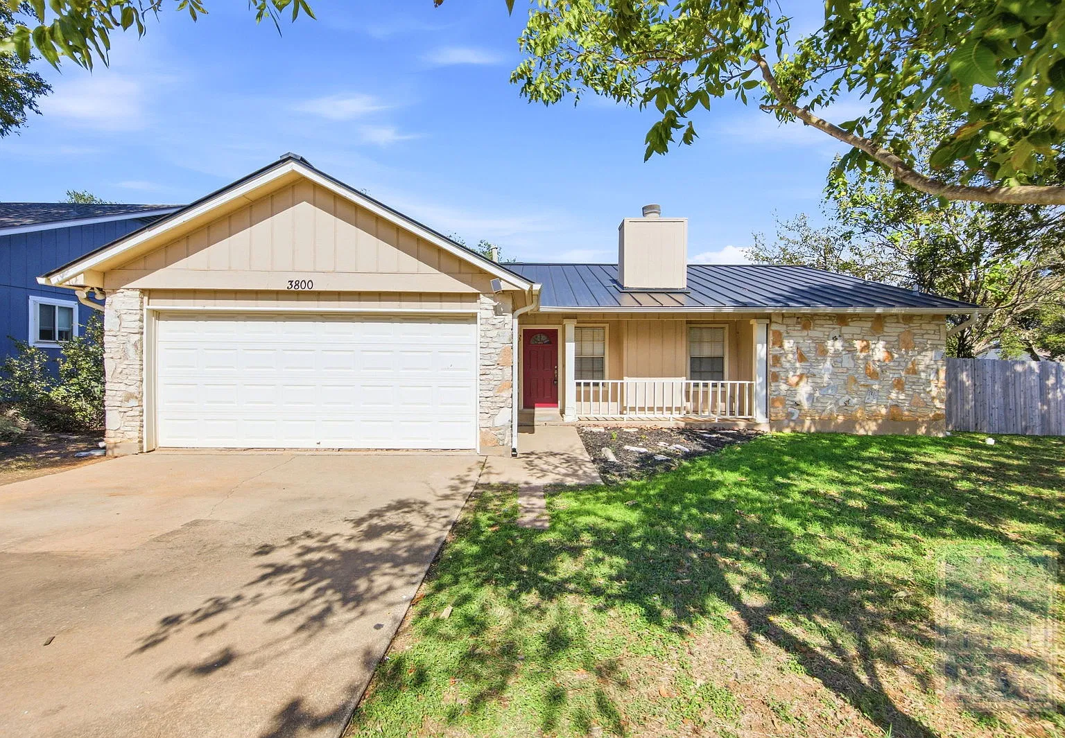4 bed, 2.0 bath, 1670 sqft, $2,250 — Photo 2