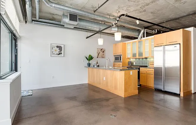 1 bed, 881 sqft, $2,300 — Photo 4