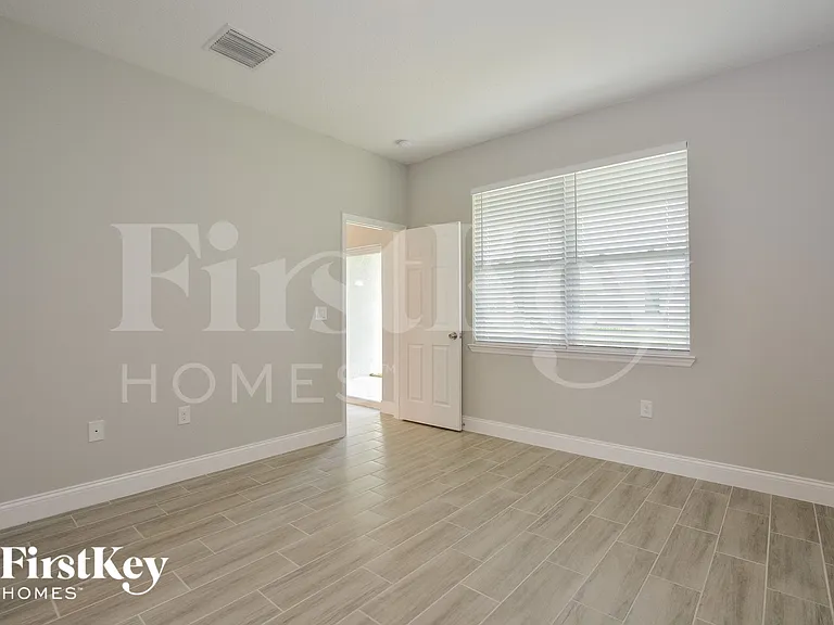 308 Camellia Ct — Photo 9