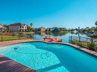 9910 Sand Dollar Dr, Houston, TX 77065