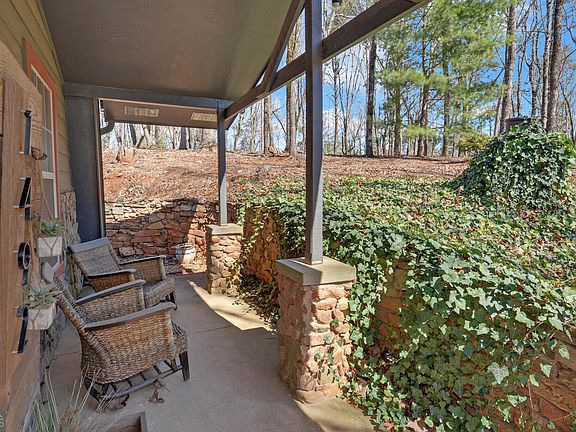 2nd image of 1492 Ivy Mountain Rd