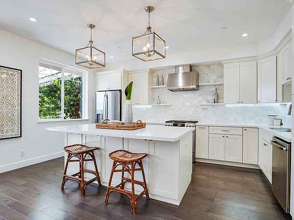 3rd image of 213 Granada Park Cir