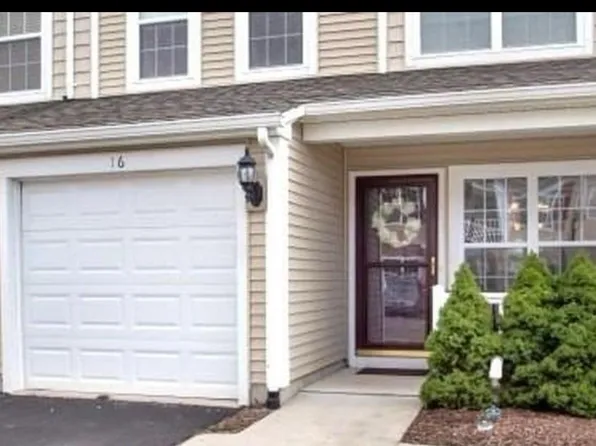 16 Southampton Drive, Massapequa, NY 11758