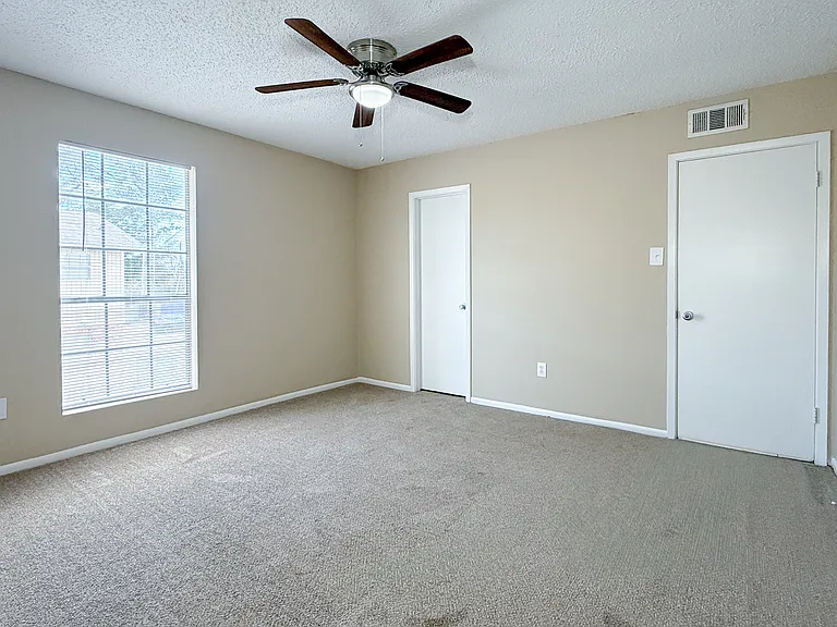 Hidden Pointe Apartments — Photo 26