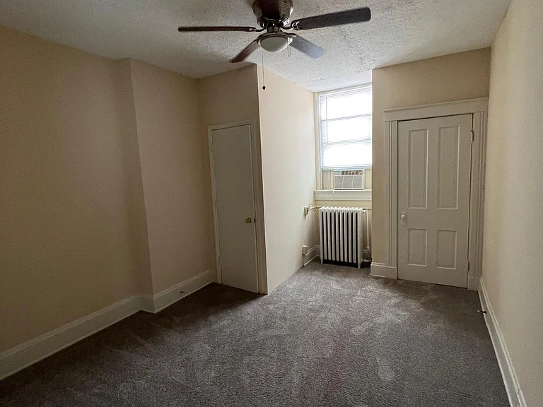 2210 Victor St #3 — Photo 19