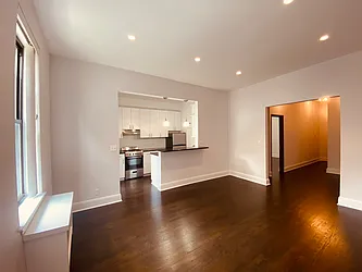 Rented by Metropolis Real Estate of Manhattan