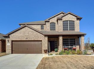 300 Red Fox Ln, Corinth, TX 76210