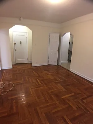 Rented by Roberto Guilbet, LREB | media 23