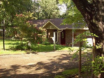 1st image of 435 Lone Star Ln