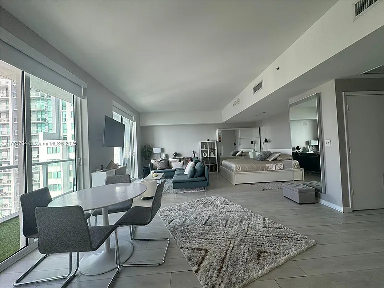 244 Biscayne Blvd #3905 — Photo 7