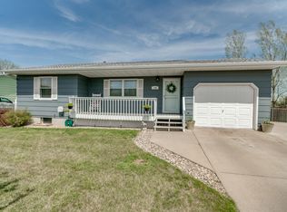109 Sturgis Loop, Bismarck, ND 58504