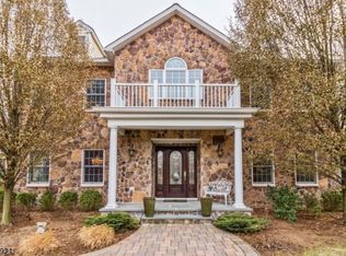 45 Hilltop Cir, Whippany, NJ 07981