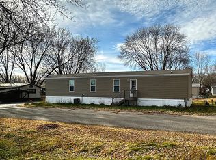 212 Karu Dr, Mankato, MN 56001