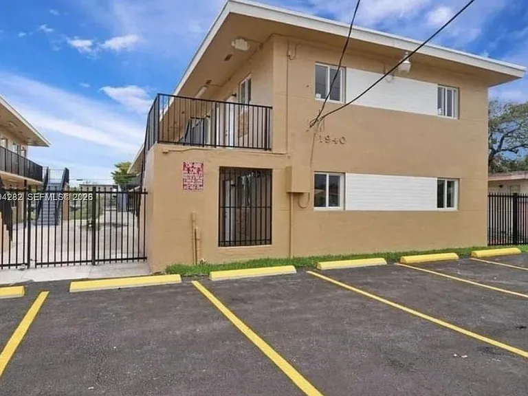 1940 Washington Ave #11 — Photo 13
