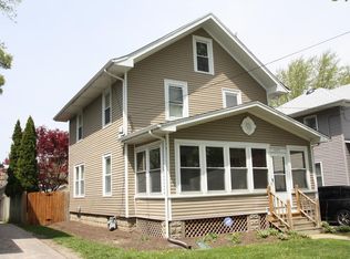 635 Jackson St, Aurora, IL 60505