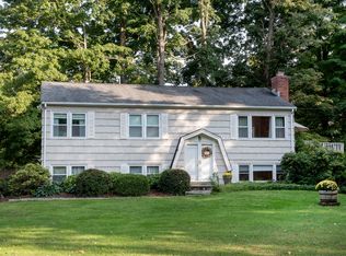 14 Midrocks Rd, Ridgefield, CT 06877