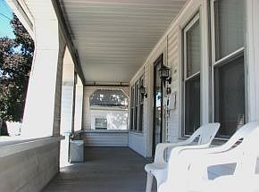 2nd image of 102 Vine St