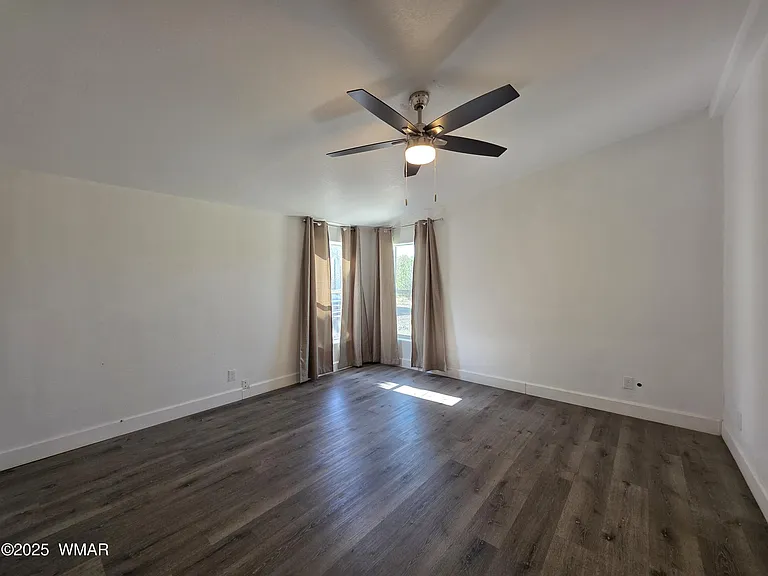 8028 Well Rd — Photo 8