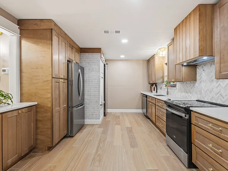 2214 Rex Cruse Dr — Photo 24