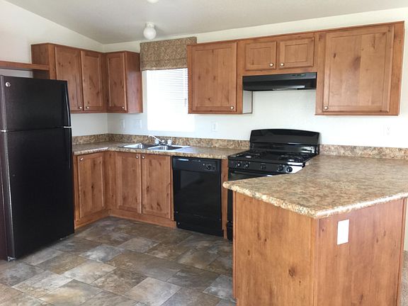 Lots of Cabinet spave
