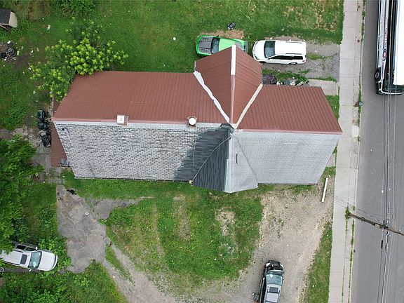 4th image of 40 Robinson St