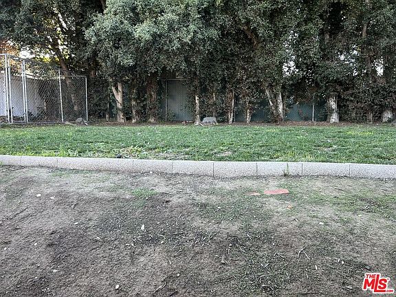 5th image of 12217 Menlo Ave
