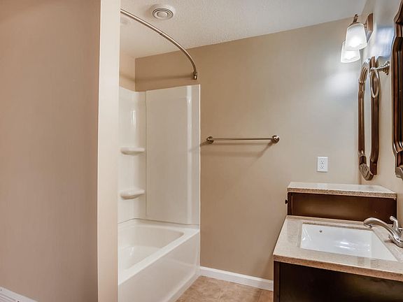 5th image of 1022 Whitney Dr