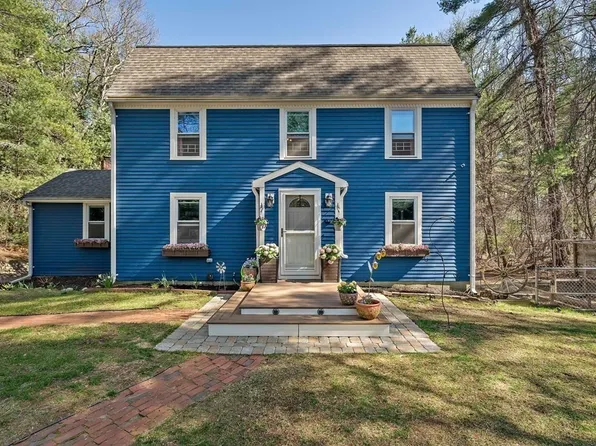 6 Russell Trufant Rd, Carver, MA 02330