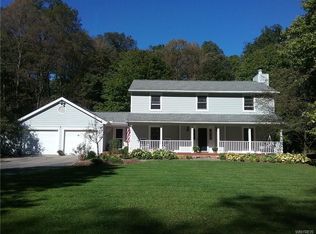 1025 Grover Rd, East Aurora, NY 14052