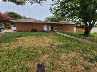1740 Brown Trl, Hurst, TX 76054