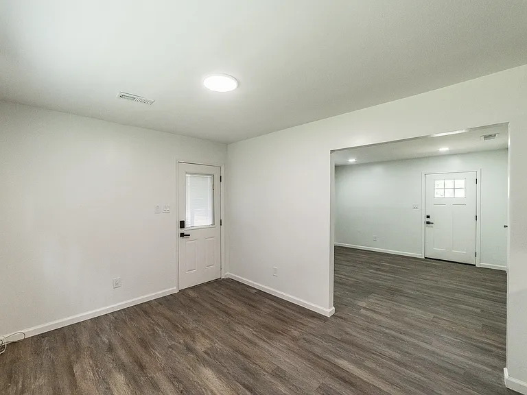 2239 Norwood Dr NW — Photo 7