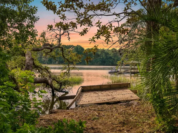 1627 Point Park Dr, Johns Island, SC 29455