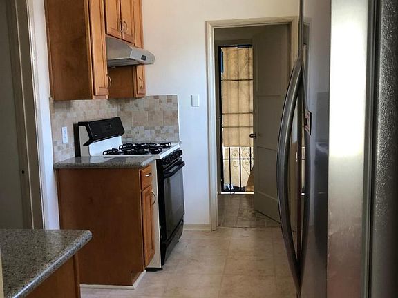 4th image of 529 Almora St